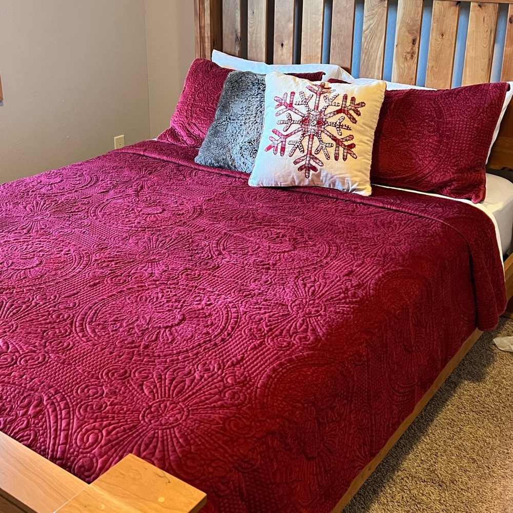 Pottery Barn Red Velvet quilt and 2 shams Full/Queen